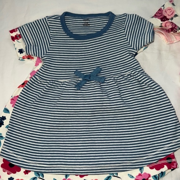 Nwot still attached to one other - FOUR 100% cotton (super soft) infant dresses - Picture 5 of 7
